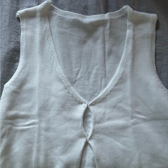 White cut out knit crop top - Picture 2 of 4